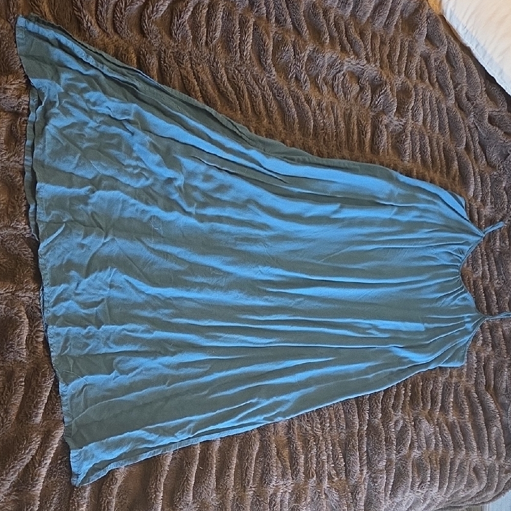 Dip Dark Blue Garment with Green Tag